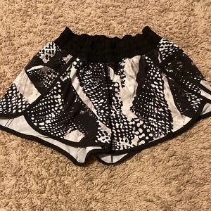 Graphic lulu athletic shorts